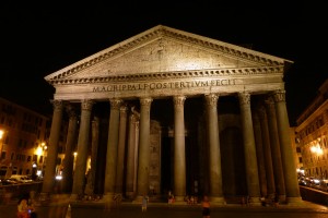 Panteón. En el friso puede leerse la inscripción: M AGRIPA L F COS TERTIVM FECIT